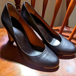 Banana Republic Heels w/ Gold Toe Detail